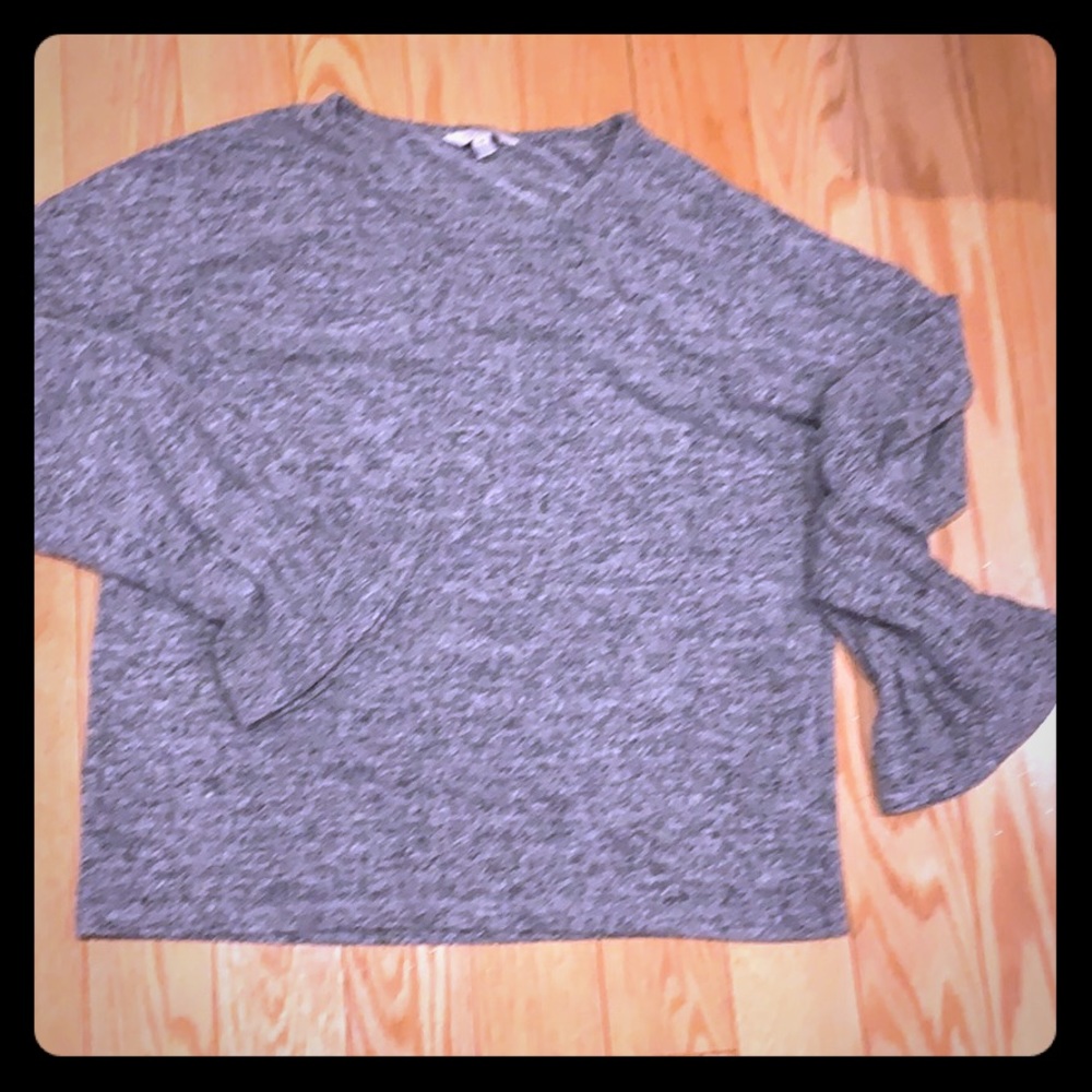 NWOT Lucky Brand Gray Trumpet Sleeve Top Size M